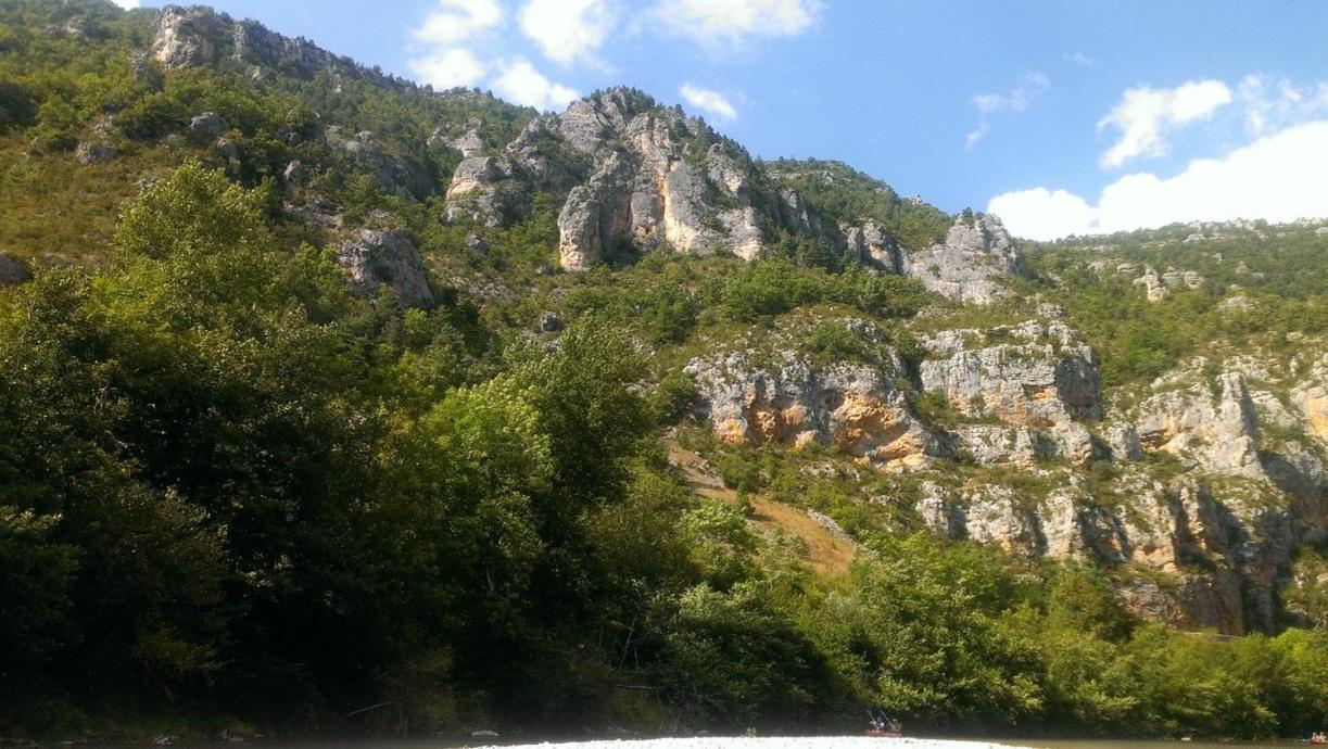 Appartamento Entre Uzes Et Le Pont Du Gard Le Cocon De Sophia A Deux Pas Des Gorges Du Gardon Collias Esterno foto